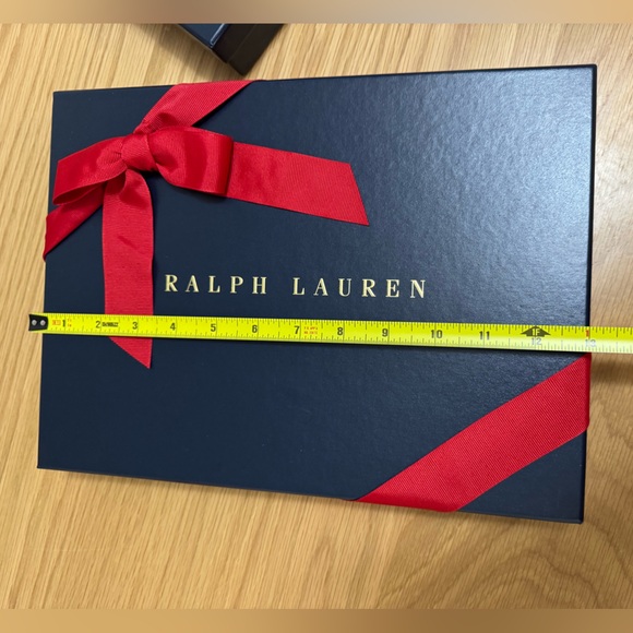Ralph Lauren Gift Boxes (Set of 2) – Elegant Navy with Red Ribbon - Picture 5 of 12
